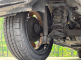お車を安心してお乗りいただく為には、足回りの定期点検が欠かせません。サービスサポート(有償保証)では無料点検もご提供しており、安心のカーライフをお過ごしいただけるサポート体制が整っています。