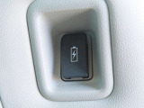 2列目シート用にUSBチャージャー付き(Type-C/急速充電対応タイプ)
