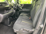 運転しやすい視点と、操作しやすい配置が、快適なドライビングをサポートします。全てのスイッチに手が届きやすい設計です。