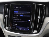 Rechargeモデルのプラグインハイブリッドシステムは、各ドライブモードに応じて電気モーターとガソリンエンジンを協調制御します。
