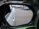 展示されているお車は全台1年間のトヨタロングラン保証が付いて参ります。最長3年間の保証をお付けすることも可能ですので、どのエリアに住むお客様でも安心して保証をお受けすることができます!