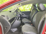 運転席からの視界も良好で、運転しやすい設計となっています。操作性も高く、安心して運転を楽しめます。