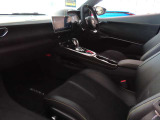 落ち着いた雰囲気の室内はロータスを持つ喜びを演出し、ドライブに出かける機会を増やしてくれます。