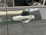 品質へのこだわり!フロアマットやシートなど車内をキレイに清掃し、ニオイや汚れなどを徹底的にクリーニングしてもらっております。室内はピカピカです☆