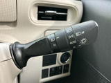 視認性の高い操作ボタンで、安全な運転をサポート。スムーズな操作感で、スムーズな車線変更を可能にします。