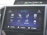 知らない土地でも安心!ディーラーOPの純正カーナビ付いてます!CDはもちろんラジオやBluetooth、USB接続などもできます!