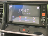 高画質モニターで、映像やナビゲーションを鮮明に表示。ドライブ中のエンターテイメントをより一層楽しめます。
