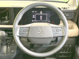 【ステアリングスイッチ】運転中、前方から目線をそらすことなく、オーディオ等の操作が可能な便利機能!安心&快適なドライブを演出してくれます♪