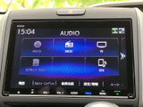 停車中には、車内でお気に入りの番組や映像をお楽しみいただけます。長距離移動の際の休憩時間などに、リラックスした時間をお過ごしください。