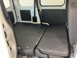 お客様にぴったりなおクルマをお選びいただけますように様々な展示車をご用意致しております!ダイハツの軽自動車だけではなく、他メーカー車やコンパクトカー・ミニバンなども数多く取り揃えております!