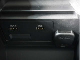 【USB接続】USB接続も可能です。スマートフォンと連動して音楽も再生可能です。
