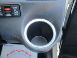 運転席側ドリンク収納です