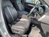 ●仕入れ段階で徹底したチェックを行い、厳しい審査にパスした車だけを展示・販売しています。弊社ではこれをプロチェックと呼び、数十の独自チェック項目に基づき、車の状態を調べ上げています。