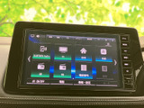 多彩な機能が搭載されたナビ・オーディオ。地図表示、音楽再生、テレビ視聴など、カーライフをより快適にサポートしてくれるでしょう。ワンタッチで目的の画面にアクセスできます。