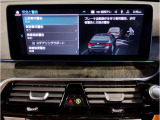 【ⅰドライブナビゲーション】文字情報も鮮明に表示する高解像度カラーディスプレイを採用。視認性に優れた地図デザインと特徴的な建造物を目印にした描写表示で現在位置を把握できます。地図データの更新も可能です
