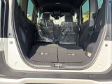 積載性が広がるシートアレンジ。倒し方や可動域、荷室の広がりが分かり、使い道を想像できます。