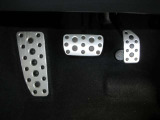 高級感が漂う、アルミ製スポーツペダル。