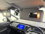 【あると便利な装備】運転席・助手席サンバイザー内側ライト付きミラー+マップランプが装備されています