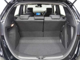 フル乗車でもしっかり荷物を収納出来るラゲッジスペースです。普段の買い物でしたらしっかり積める十分な荷室スペースが確保されています。