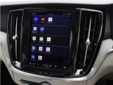 Google搭載のボルボなら、車内にいながら多彩なデジタルライフをお楽しみいただけます。Google Playから必要なアプリをダウンロードして、有意義な移動時間を楽しみましょう。