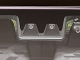 【スマートアシスト】走行中に前方の車両等を認識し、衝突しそうな時は警報とブレーキで衝突回避と被害軽減をアシスト。より安全にドライブをお楽しみいただけます。
