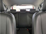 「中古車ハイブリッド保証」付き。ハイブリッド機構を無償で保証します。保証期間は、初度登録年月から10年目まで、またはロングラン保証が終わってから3年間。ただし累計走行距離が20万km以内です。