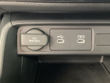 ソケット類も充実☆対応のケーブルがあれば車内でスマホなどの充電が可能です☆