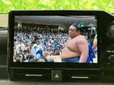 停車中にテレビや映像を楽しめる機能で、待ち時間も快適に過ごせます。リラックスタイムを演出します。