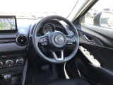 ハンドルも手にしっくり馴染み、握りやすくしっかり車の情報が伝わってきます。