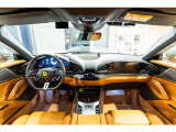 AppleCar搭載しております。ワイヤレス・チャージャーも搭載しております。