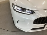 【LEDヘッドライト】ディスチャージヘッドライト(HID)と同等の明るさで、夜道や雨天走行が明るく視界良好!!