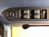 パワーウィンドウつきで窓の開閉もラクラク♪更に電動格納ドアミラー付!