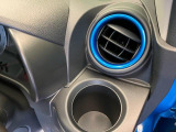 ボディカラーと合わせたシートデザインがポイント☆外から見ても、車内に座っても全体的に統一感のあるオシャレな1台です!