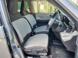 室内クリーニング施工済みの運転席・助手席は状態も良く、ご来店の上是非お確かめください。