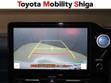 後方確認に便利なバックモニターを装備しております。