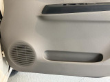 ドアの内張りにキズあります。