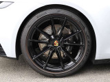 F:245/35ZR20 R:305/30ZR21