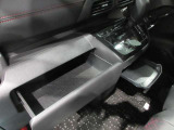 インストスライドボックス ティッシュボックスがまるまる一つ入るボックスです運転席からも開け閉め可能です