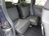 ■スライドリアシート■前席との距離と荷室長の調節が可能☆左右を独立してのスライド出来ます!