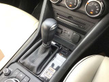 オートマのシフトレバーは操作しやすい位置にあります☆