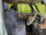運転席シート廻りは使用感も少なく、良好な状態となっています。丁寧に使われていたことがよくわかりますね。