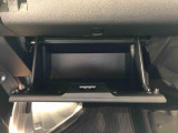 よく使うものが手を伸ばせばすぐ届く、機能面で充実した収納。