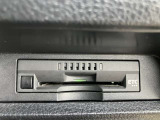 純正ETCでビルトインです。インパネに収まり見た目もスッキリです!高速道路の料金所でお金を用意する手間がいりません!