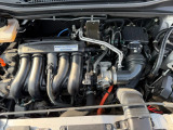 チェーン駆動の、4気筒DOHCエンジンと1モーターのハイブリッドシステムです。