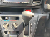 隣接する本社は全国ロータスクラブ(全国1650社)に加盟しております。