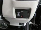 片側電動スライドドアのスイッチ付です。車内からもスイッチひとつで楽にドアの開閉が可能です。電動なので開閉時に力を使う必要がなく、半ドアになることもありません!
