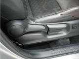 ◆シートハイトアジャスター◆運転席を上下に高さ調節ができます!運転ポジションを体格に合わせてシート調整できます。