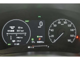 とっても見やすいメーターです。夜間時はラグジュアリーな気分にさせてくれる照明が魅力ですので、夜のドライブも楽しみになりますよ♪