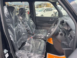 毎日過ごす運転席は要チェック。シートのへたり・擦れ、視界のイメージまで伝わる重要ポイント。