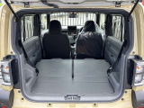 積載性が広がるシートアレンジ。倒し方や可動域、荷室の広がりが分かり、使い道を想像できます。